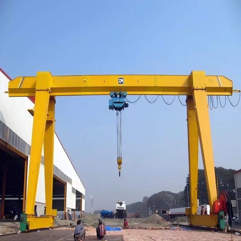 Outdoor gantry crane