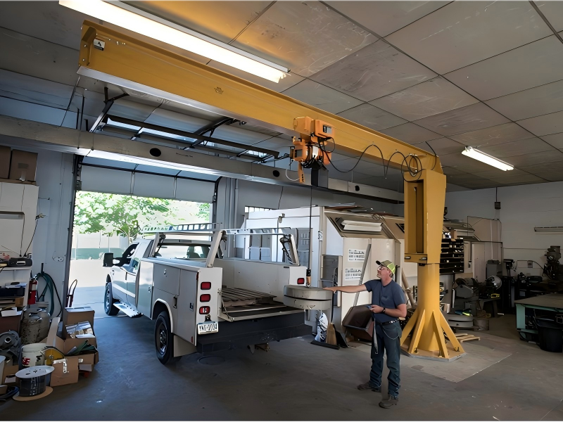 jib cranes used in garages, small factories, fabrication shops