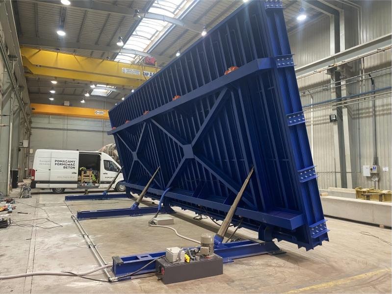 Mold Handling and Maintenance