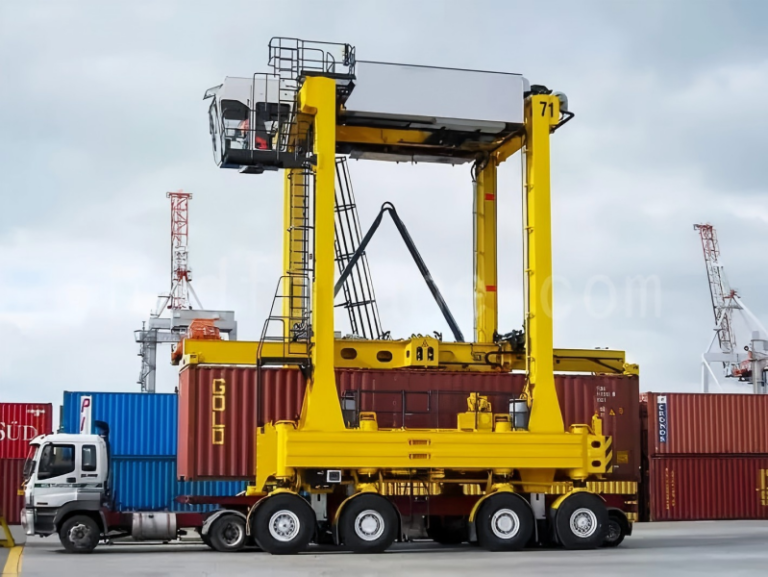 Container Straddle Carrier