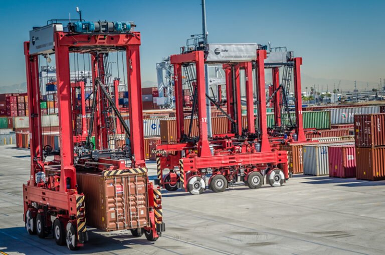 How Straddle Carriers Work