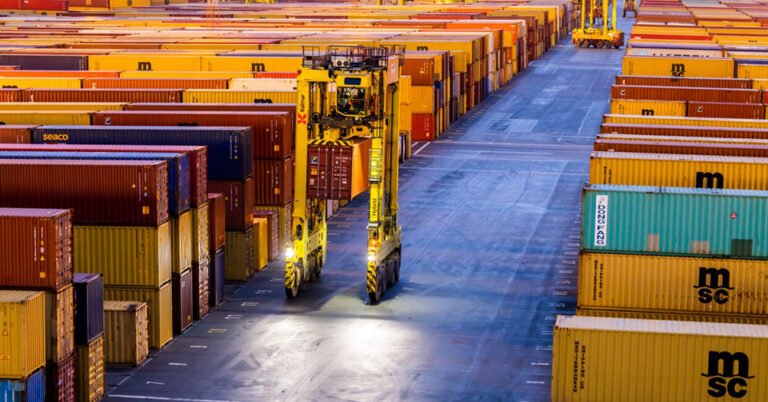 Straddle Carriers Application