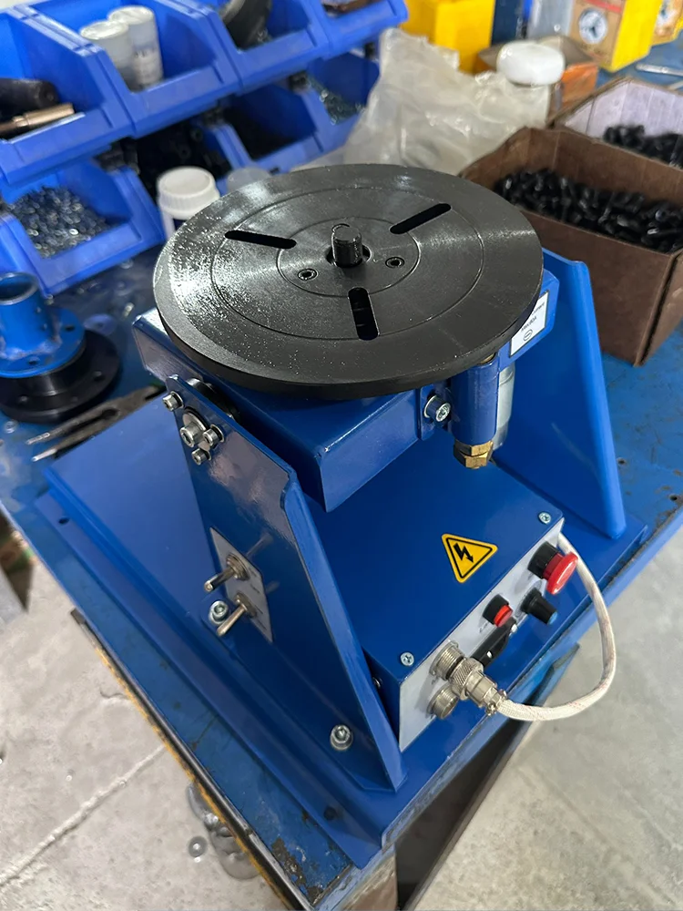 10kg Welding Positioner – Compact & Precision Turntable 18 10kg-welding-positioner-Live shooting2