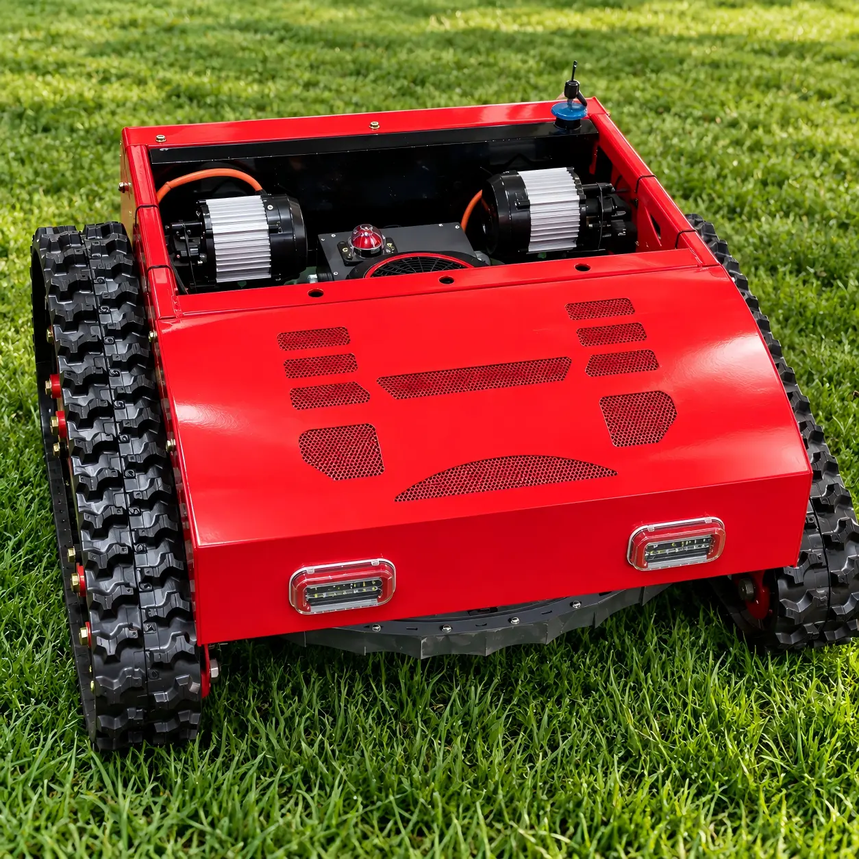 SDL452-80A Tracked Remote Control Mower 1 SDL452-80A tracked remote control mower with 800 mm cutting width